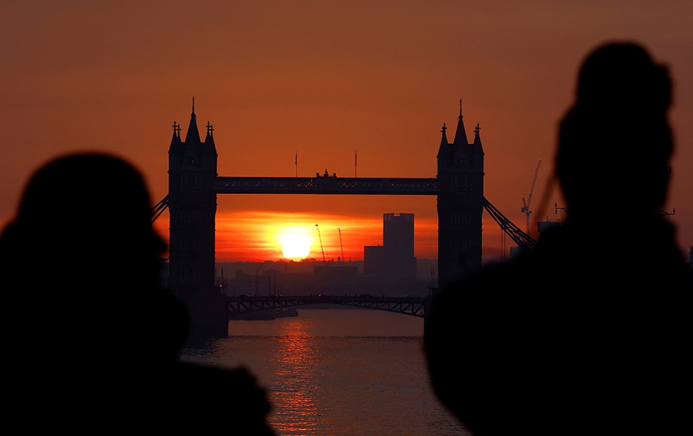London bridge híd naplemente turista