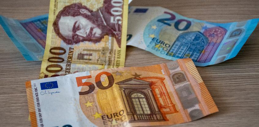 magyar forint euró árfolyam