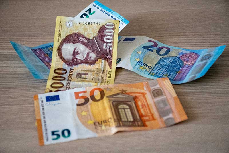 magyar forint lej euró árfolyam