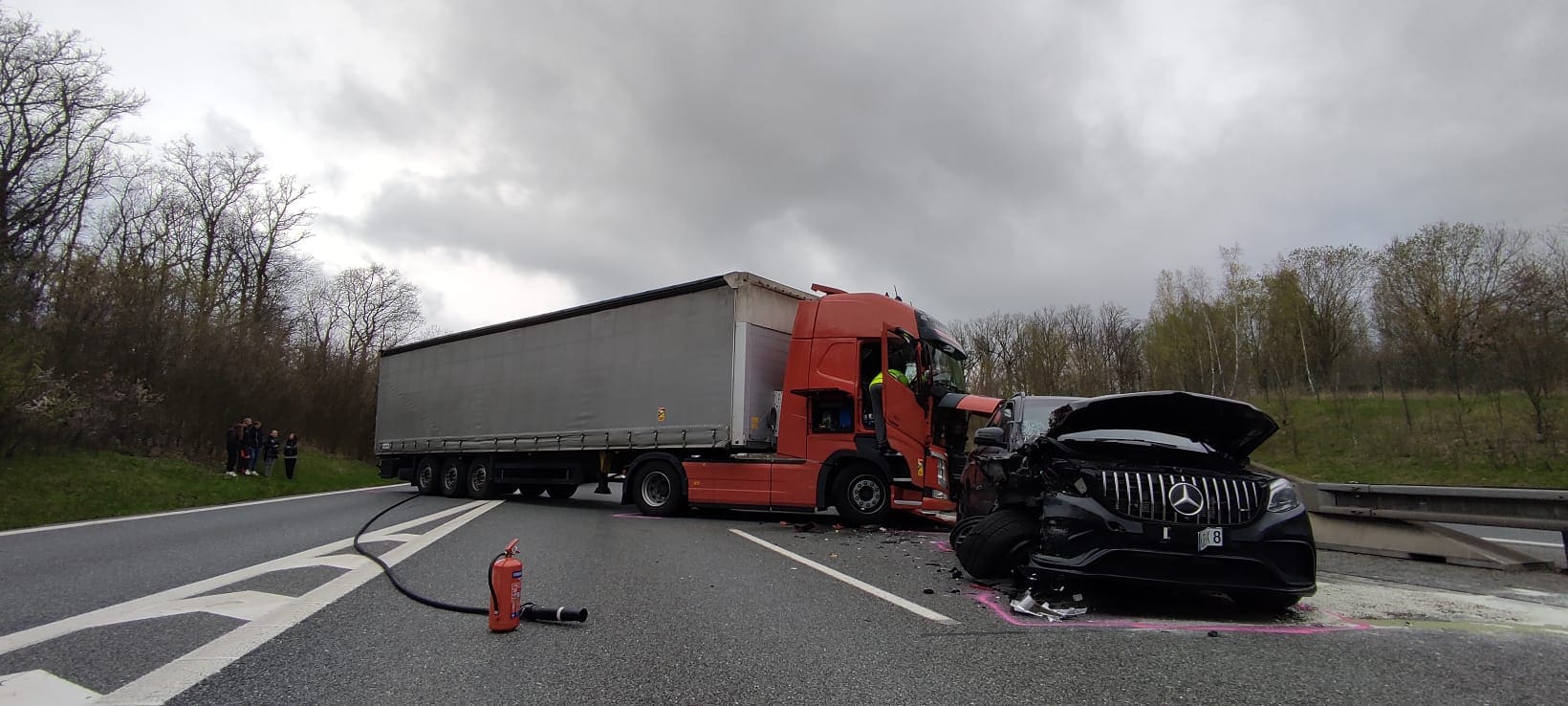 AMG Mercedes kamion baleset csehország rendőrség