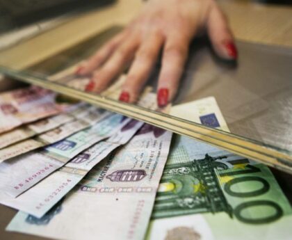 rubel forint árfolyam friss dollár euró svájci frank font