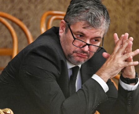 Hadházy Ákos Szijjártó Péterék luxizásába kötött bele